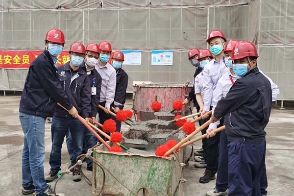 2-中國航發(fā)商發(fā)臨港基地在建項目主體結構全面封頂.jpg 2-中國航發(fā)商發(fā)臨港基地在建項目主體結構全面封頂.jpg